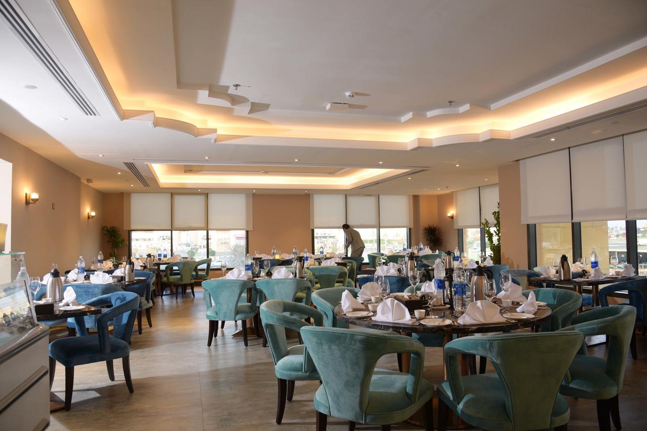 Hotel Warwick Al-Khubar Exteriér fotografie